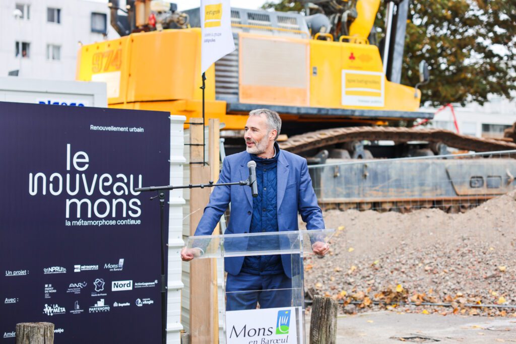 Prise de parole du directeur général Eric Cojon, avant la déconstruction de la résidence Brune à Mons-en-Baroeul.