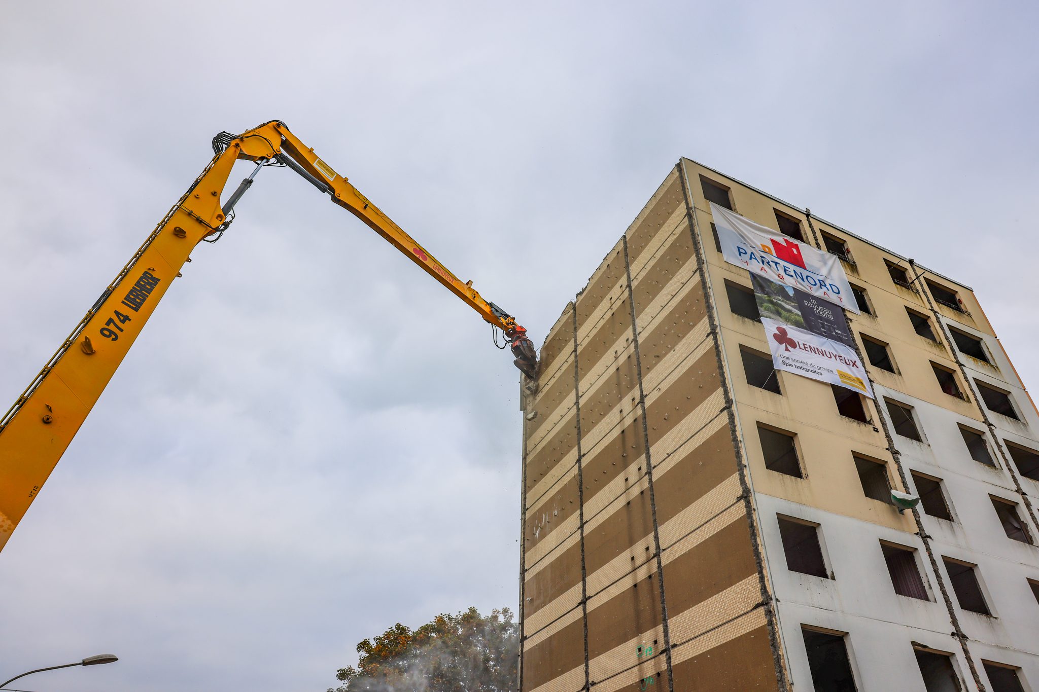 Déconstruction de l'immeuble Brune à Mons-en-Barœul