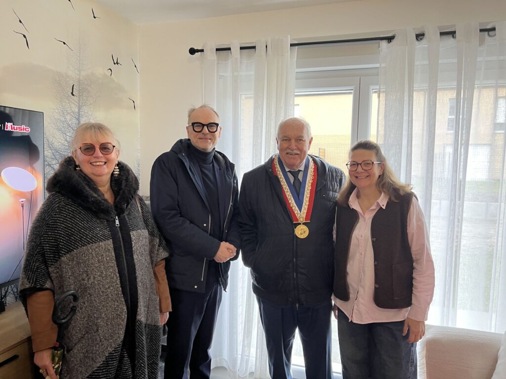 Un groupe de personne durant l'inauguration des logements à Hondschoote