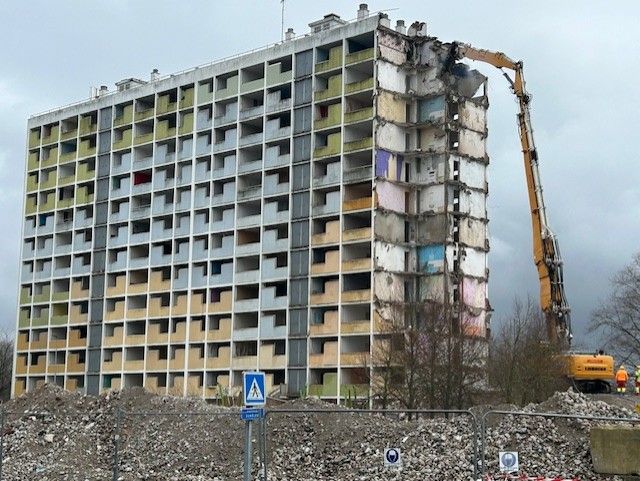 Maubeuge, Provinces françaises : démolition du bâtiment Bretagne